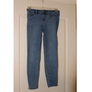 Mid-Rise Ankle Jeans